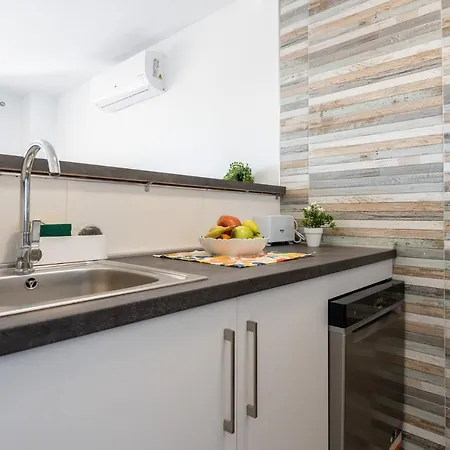 Apartment Malagasuite Myramar Oasis
